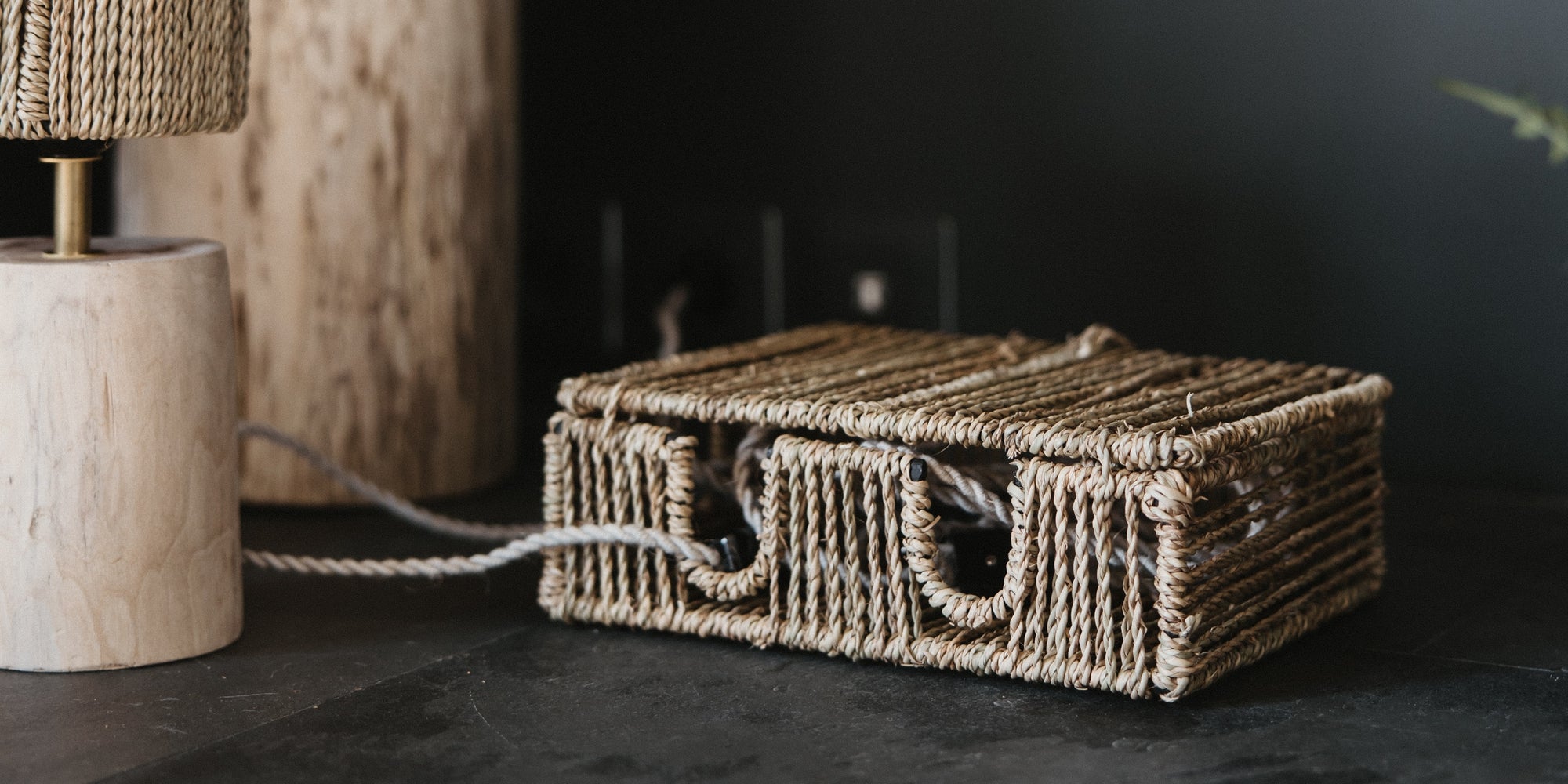 Boîte cache câbles en bois pour installation luminaire bohème