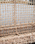 Détail du tressage graphique en corde de palmier – collection LINE