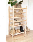 Étagère bois massif brut artisanale 6 niveaux avec paniers en fibre naturelle et textiles — Cosydar-Déco