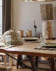 Lampe artisanale noyer naturel abat-jour corde palmier tressée COSEI – décor salle à manger Cosydar