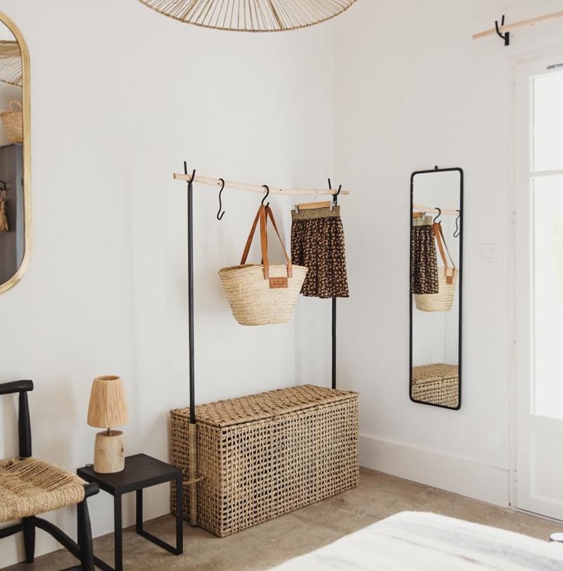 Lampe Artisanale en Noyer Tressée en Raphia - COSYDAR
