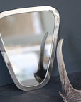 Miroir avec cadre argenté et forme Trapézoïdale Artisanal en Maillechort - COSYDAR