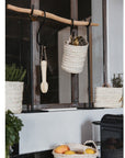 Petit portant bois métal noir avec panier suspendu – déco cuisine naturelle