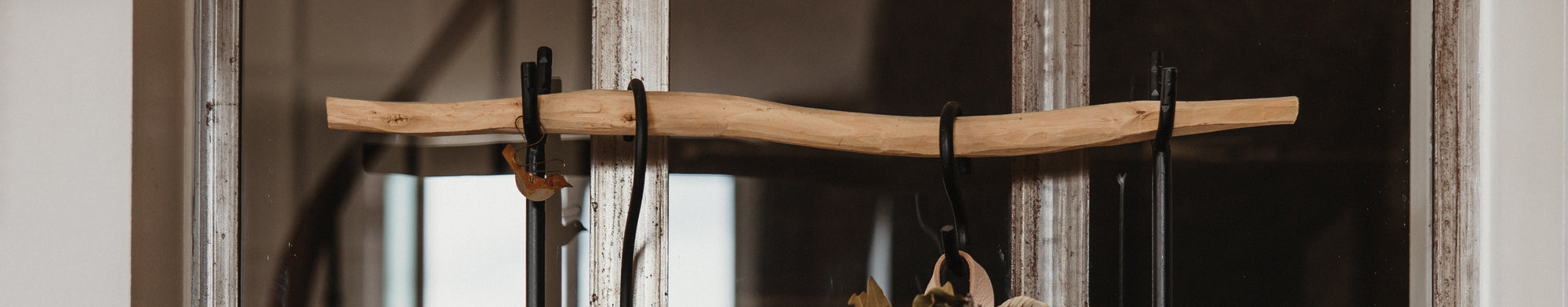 Petit portant en bois H50 cm pour sacs, bijoux ou écharpes