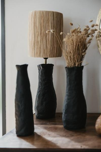 Lampe á poser en céramique, abat-jour en Raphia naturel