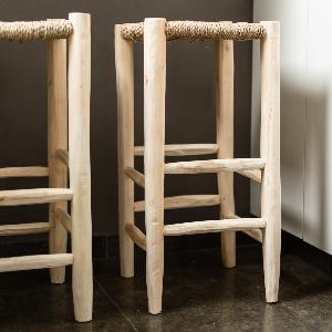 Tabouret de bar en bois brut