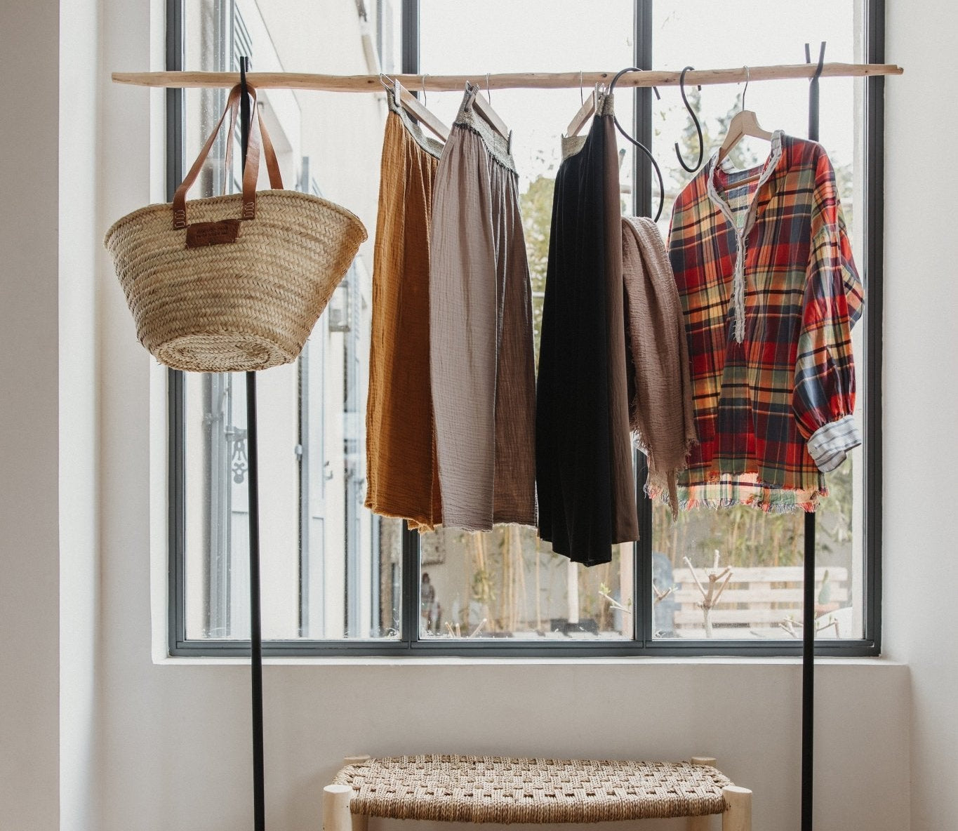 Grand Portant a vêtements stable en bois et métal COSYDAR