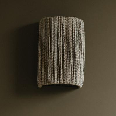 Applique murale tressée en fibre naturelle