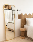 Grand miroir vertical en laiton doré fait main AURA – format plein pied