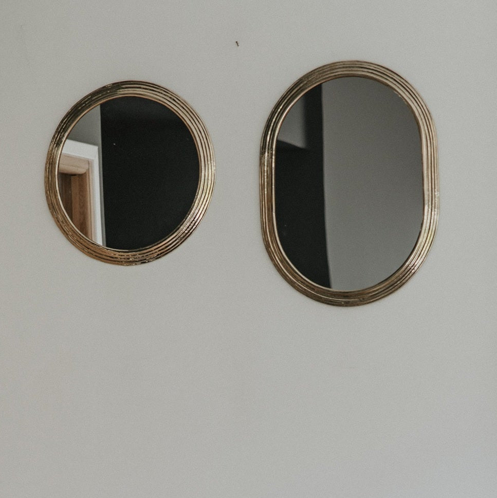Composition murale miroirs ovales laiton doré différentes tailles