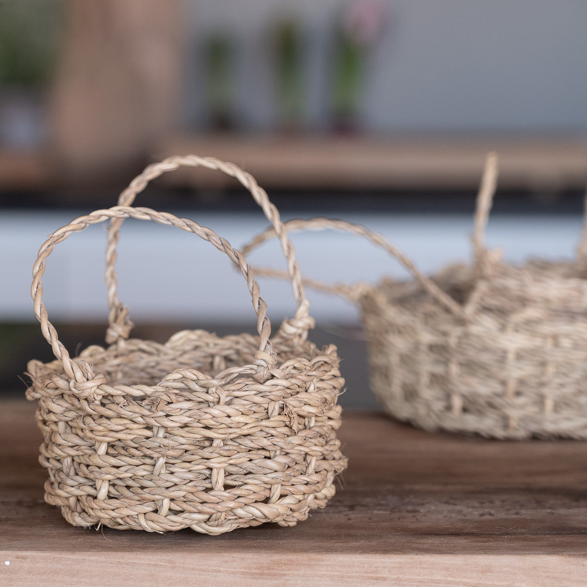 Petites Corbeilles Tressées en corde de palmier avec anses fines