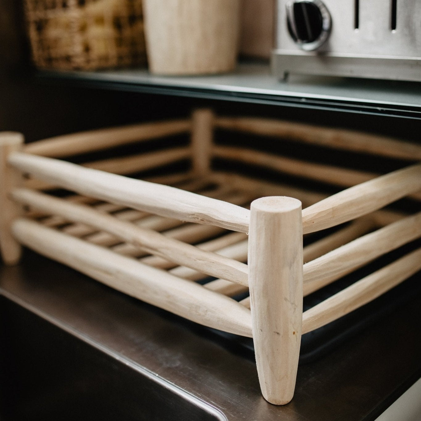 Égouttoir vaisselle bois de laurier artisanal - détail texture naturelle - COSYDAR