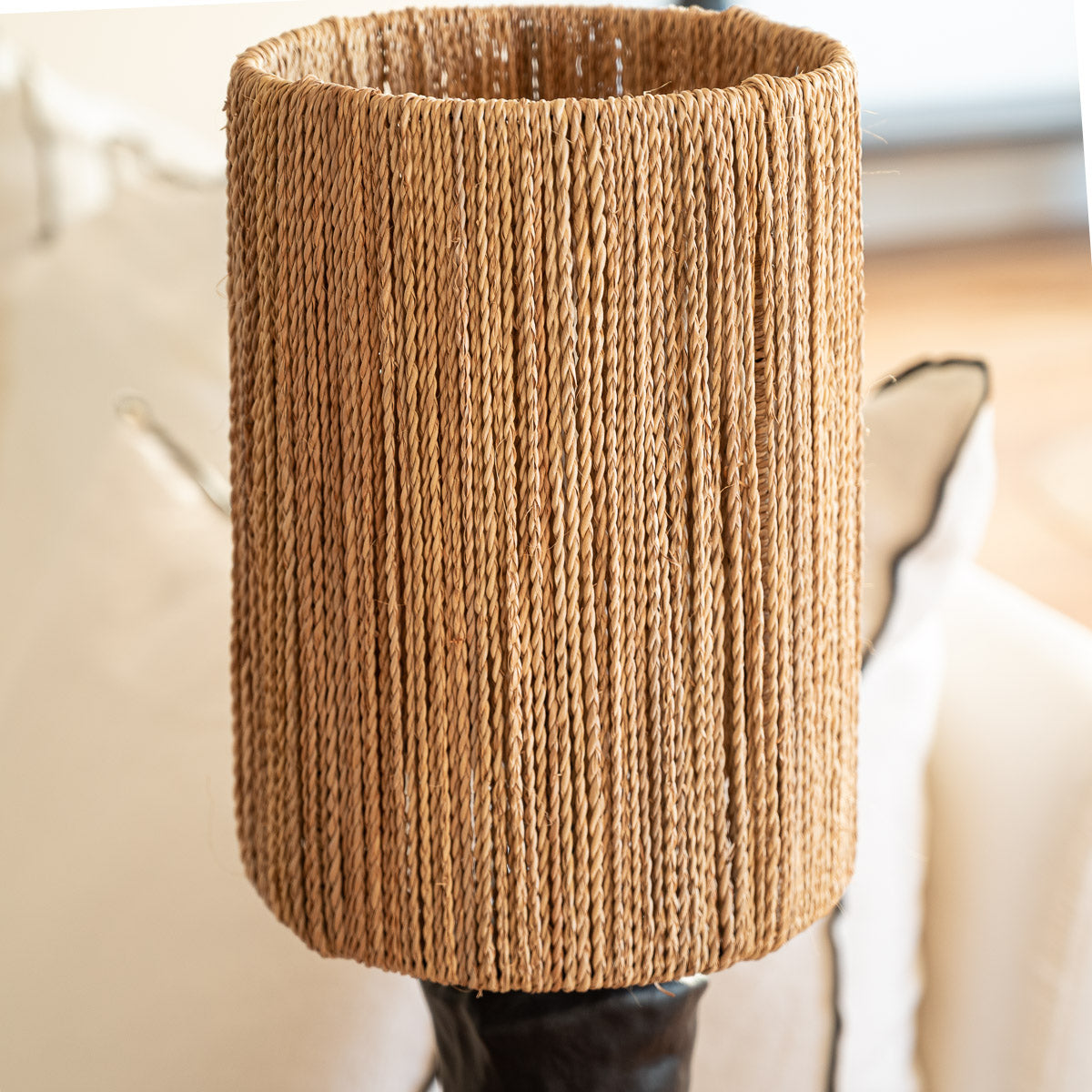 Lampe de chevet KANO SCULPT grès sculpté corde palmier – lumière tamisée bohème – Cosydar