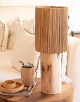 Lampe KANO noyer et corde tressée allumée – lumière tamisée bohème – Cosydar