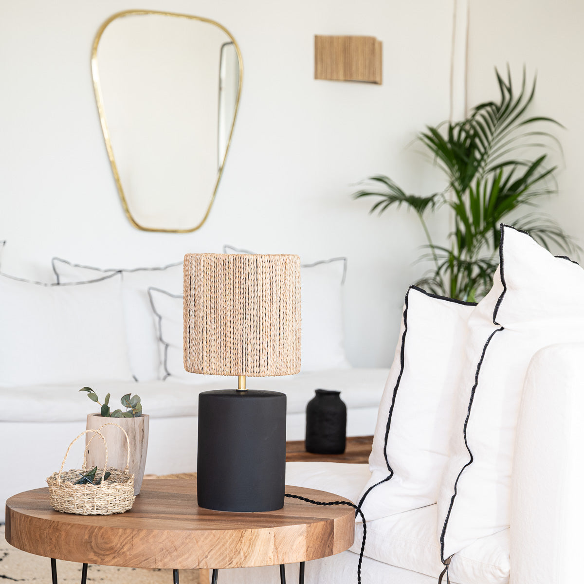 Lampe de chevet KANO grès noir et corde palmier tressée – ambiance cosy bohème – Cosydar