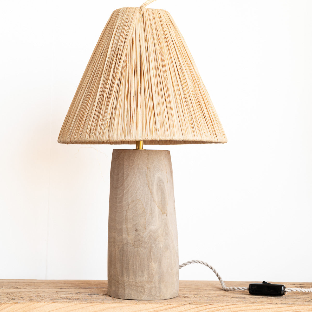 Lampe à poser TANA bois et raphia conique en intérieur naturel bohème – Cosydar