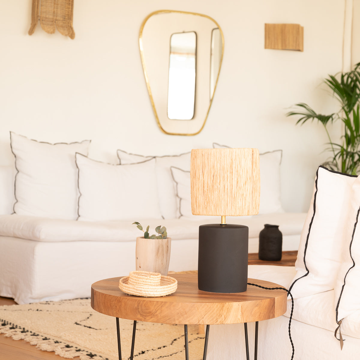 Lampe à poser TANA grès noir mat et raphia tressé – décoration salon bohème naturel – Cosydar