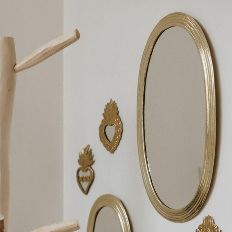 Miroir ovale doré large bordure décoration murale bohème chic - accroché en vertical