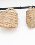Panier mural ZEN en corde de palmier avec anse tressée - vue de face accroché