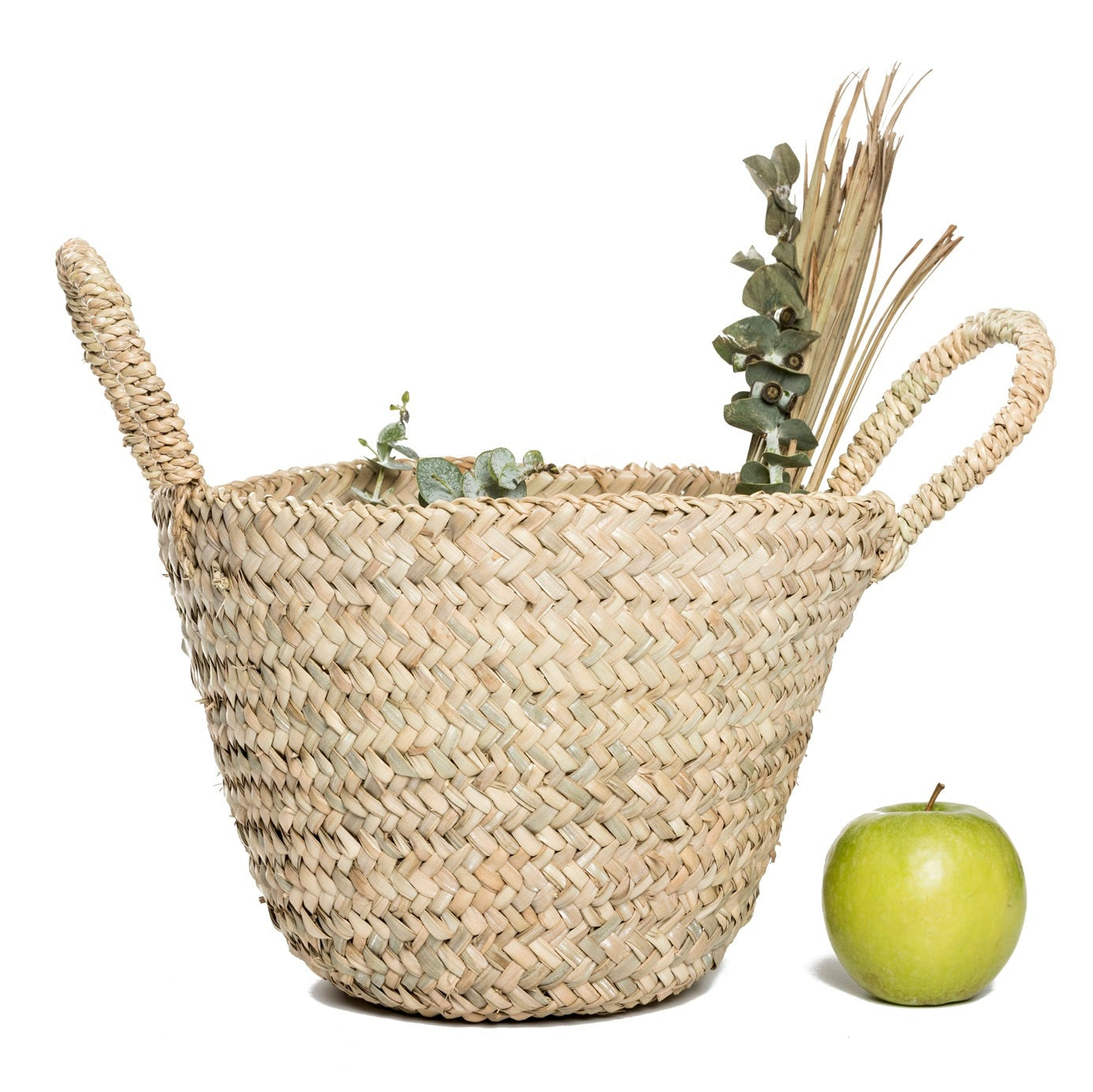 Panier Artisanale en feuille de plamier sur fond blanc COSYDAR