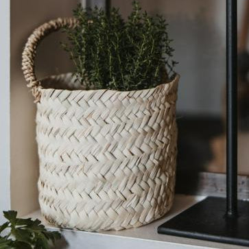 Panier naturel CLARA, tressé en feuille de palmier
