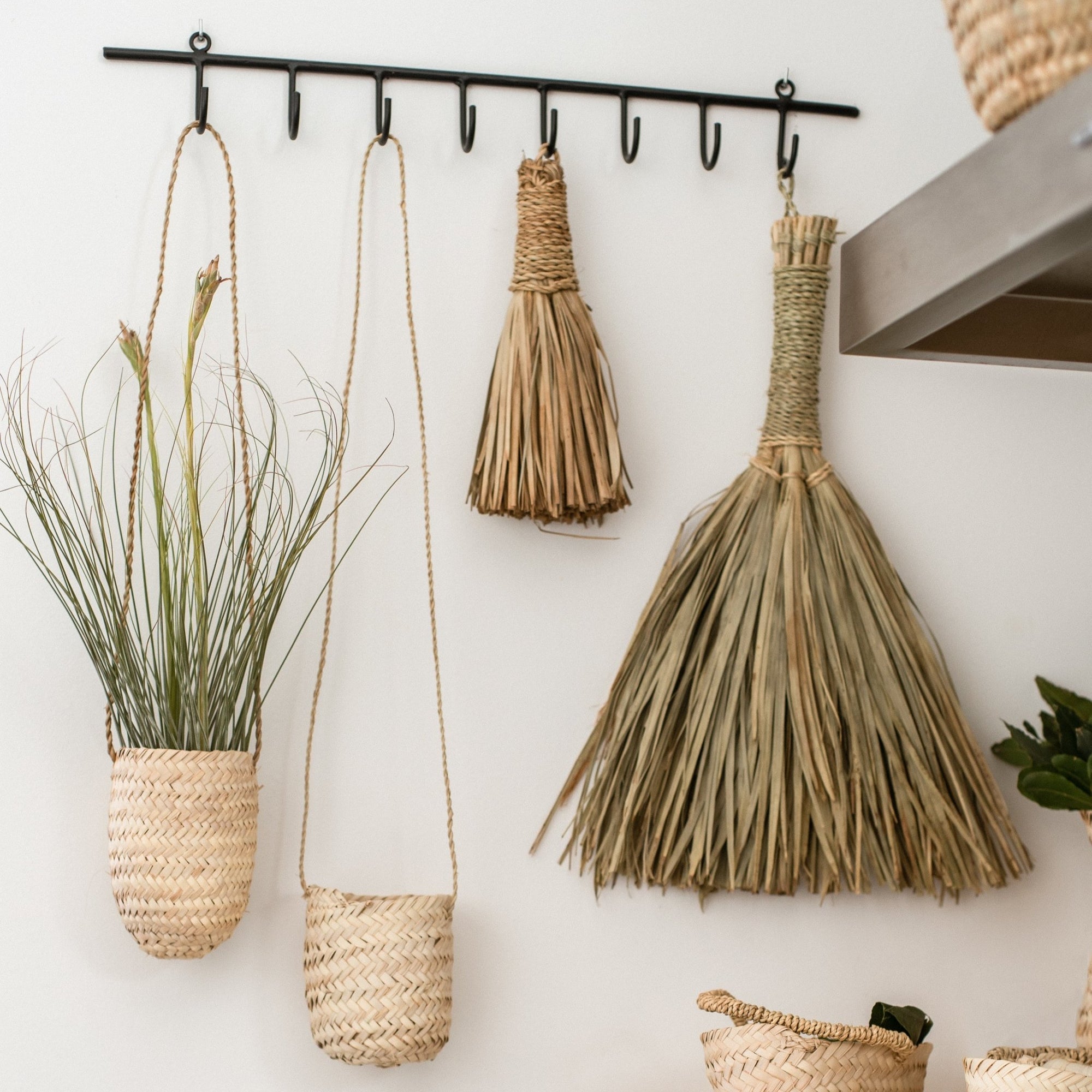 Petit panier CLARA suspendu sur barre à crochets - Décoration bohème