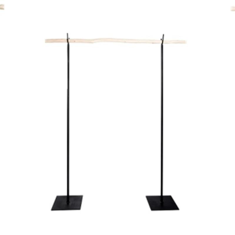 Portant à vêtements design bois métal noir – showroom boutique bohème chic