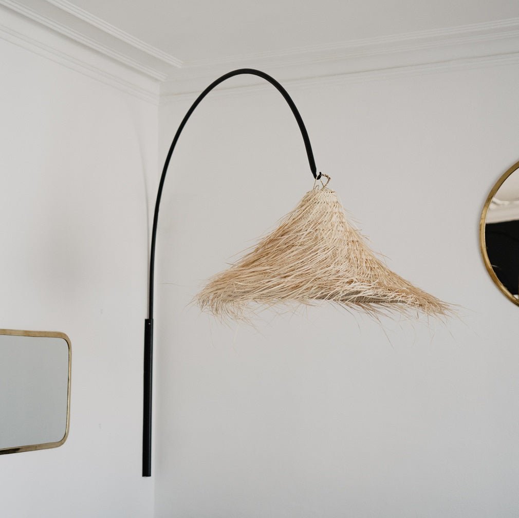 Composition de suspensions cheveux forme cloche évasée dansun salon, style méditerranéen