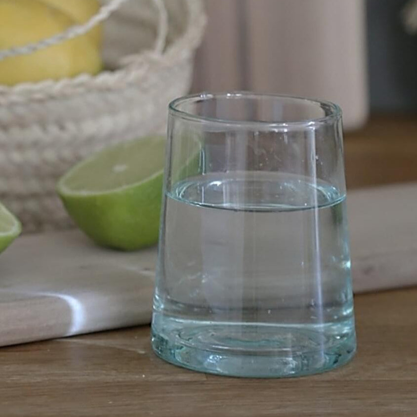 Verres Beldi soufflés à la main en verre recyclé transparent – fabrication artisanale marocaine